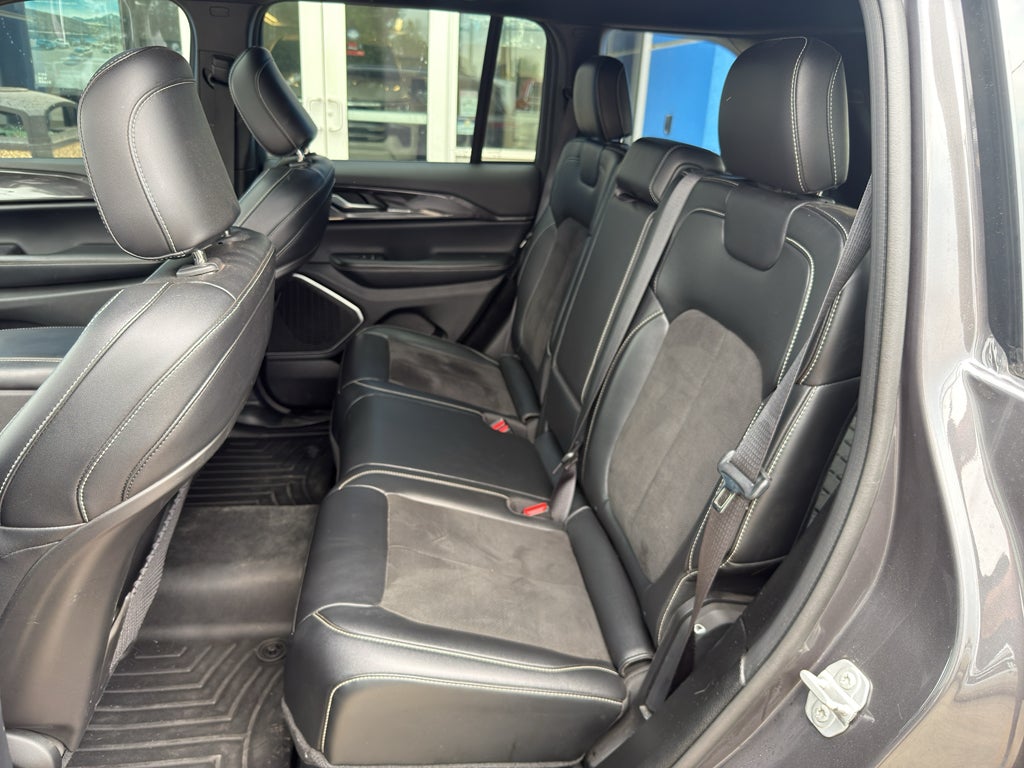2022 Jeep Grand Cherokee Altitude