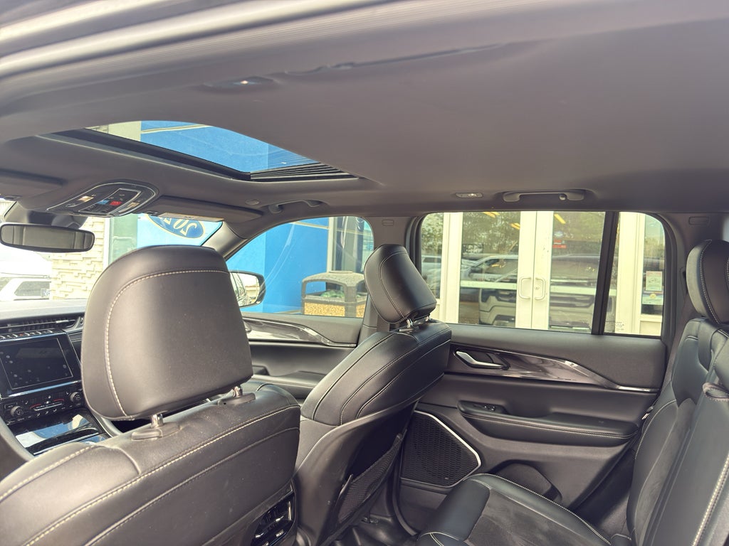 2022 Jeep Grand Cherokee Altitude