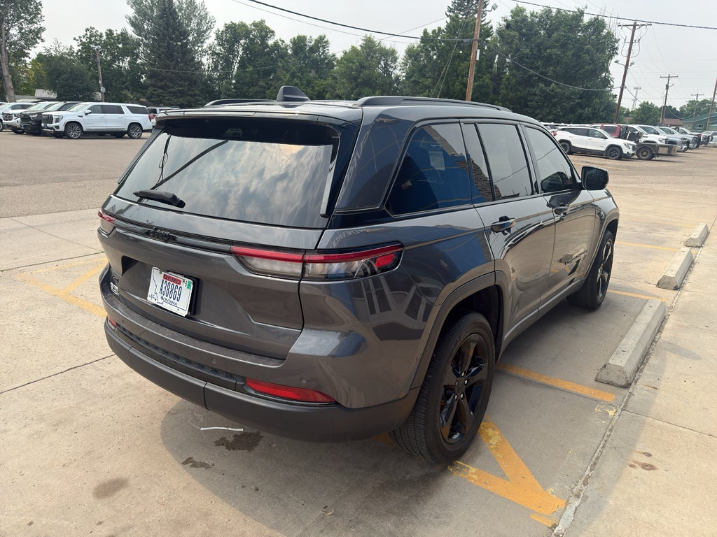 2022 Jeep Grand Cherokee Altitude