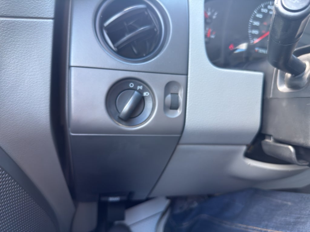 2005 Ford F-150 XL