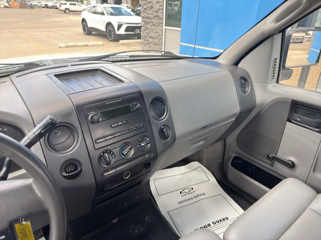2005 Ford F-150 XL