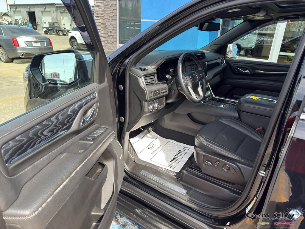 2023 GMC Yukon XL Denali