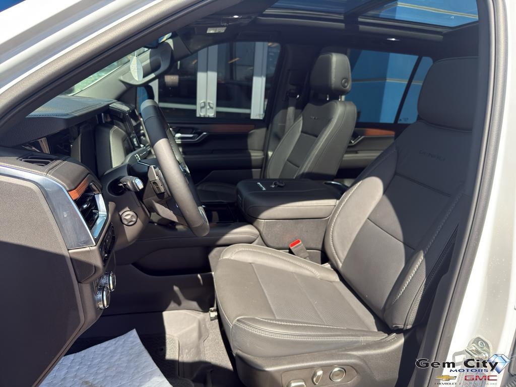 2025 GMC Yukon XL Denali