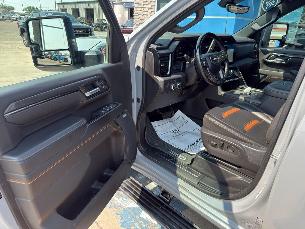 2025 GMC Sierra 3500 HD AT4