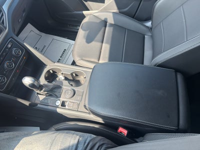 2021 Volkswagen Atlas Cross Sport 3.6L V6 SE w/Technology R-Line