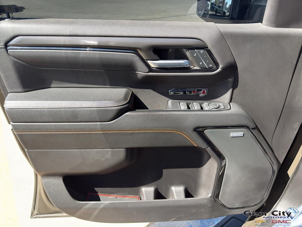 2023 GMC Sierra 1500 AT4